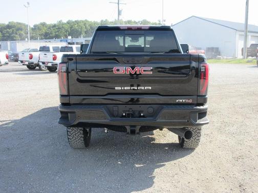 2025 GMC Sierra 2500 AT4