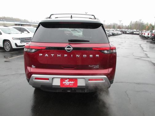 2025 Nissan Pathfinder Platinum