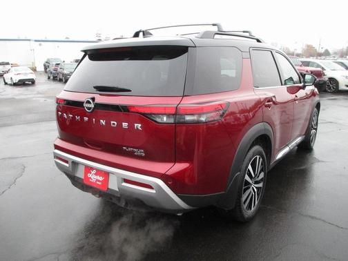 2025 Nissan Pathfinder Platinum