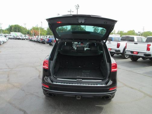 2014 Volkswagen Touareg Sport
