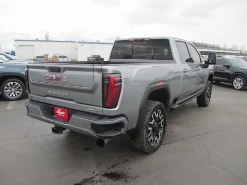 2025 GMC Sierra 2500 AT4