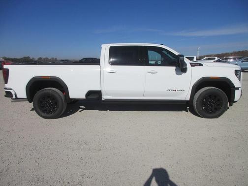 2026 GMC Sierra 3500 AT4