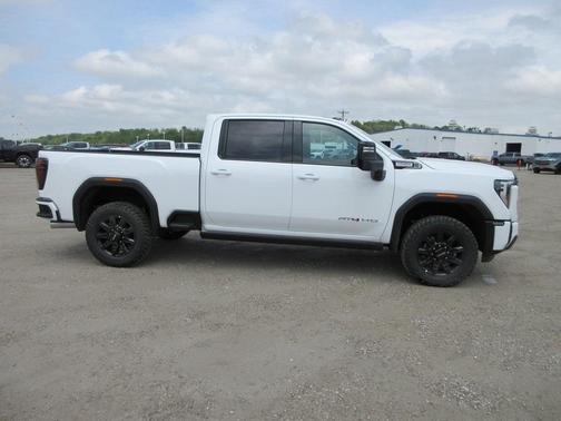2025 GMC Sierra 2500 AT4