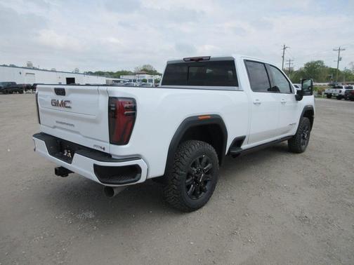2025 GMC Sierra 2500 AT4