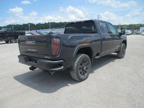2025 GMC Sierra 2500 AT4