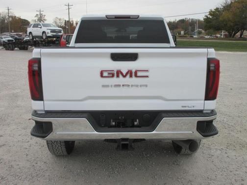 2026 GMC Sierra 3500 SLT
