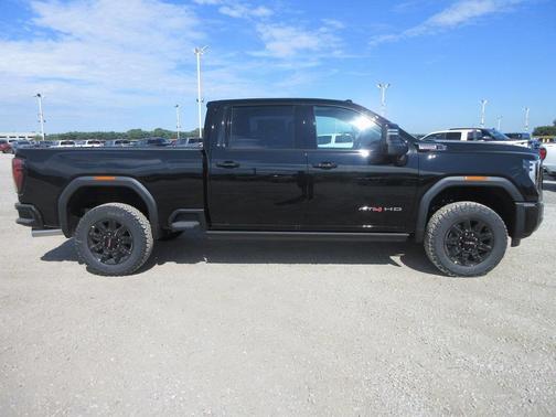 2025 GMC Sierra 2500 AT4