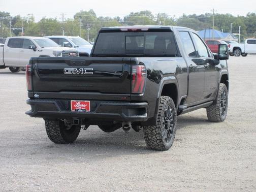 2025 GMC Sierra 2500 AT4