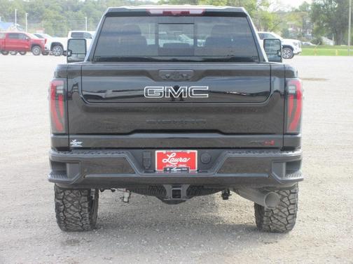 2025 GMC Sierra 2500 AT4