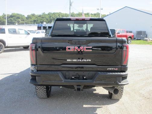 2025 GMC Sierra 2500 AT4