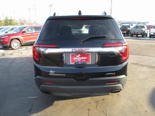 2023 GMC Acadia AT4