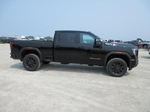 2025 GMC Sierra 2500 AT4