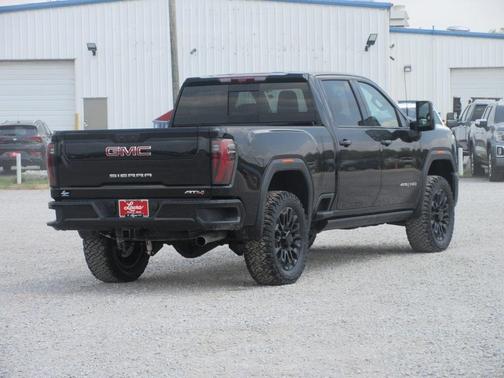 2025 GMC Sierra 2500 AT4