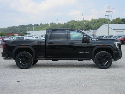 2025 GMC Sierra 2500 AT4