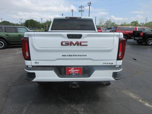 2022 GMC Sierra 2500 AT4