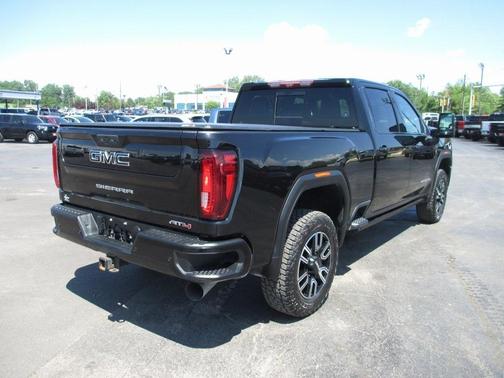 2022 GMC Sierra 2500 AT4