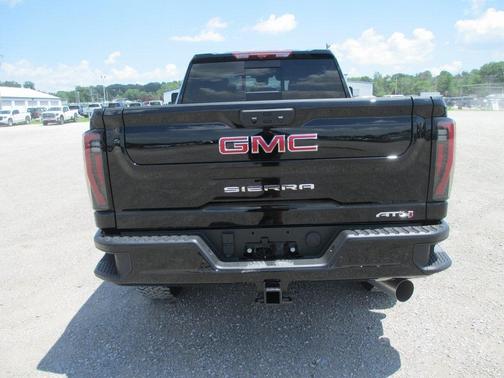 2025 GMC Sierra 2500 AT4