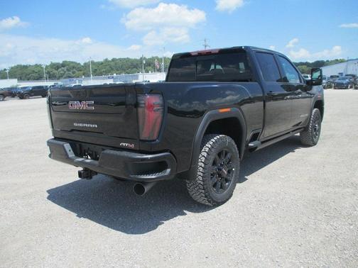 2025 GMC Sierra 2500 AT4