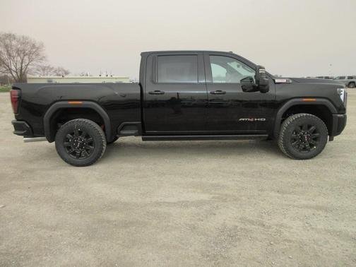 2025 GMC Sierra 2500 AT4