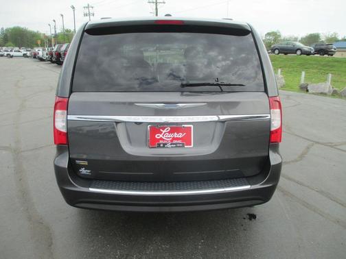 Granite Crystal Clearcoat Metallic 2016 Chrysler Town & Country Touring