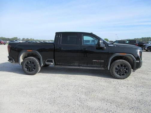2025 GMC Sierra 2500 AT4