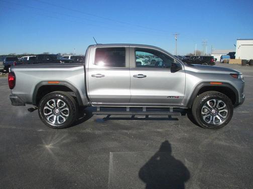 2023 GMC Canyon AT4