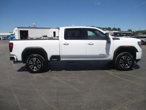Summit White 2023 GMC Sierra 2500 AT4