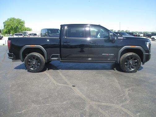 Onyx Black 2024 GMC Sierra 2500 AT4