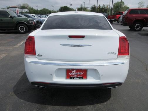 2015 Chrysler 300C Base