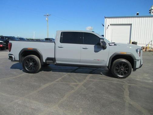 2025 GMC Sierra 2500 AT4