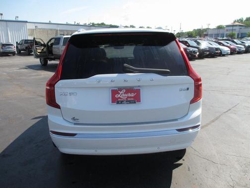 2024 Volvo XC90 B6 Ultimate Bright Theme 7-Seater