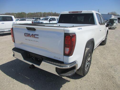 Summit White 2026 GMC Sierra 1500 SLE