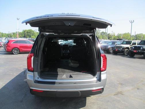 2022 GMC Yukon XL SLT
