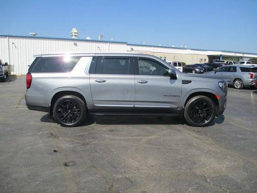 2022 GMC Yukon XL SLT