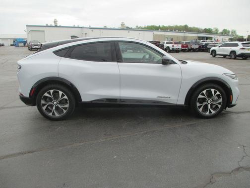 Space White Metallic 2023 Ford Mustang Mach-E Premium