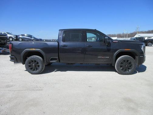 2025 GMC Sierra 2500 AT4