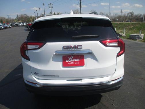 Summit White 2024 GMC Terrain SLT