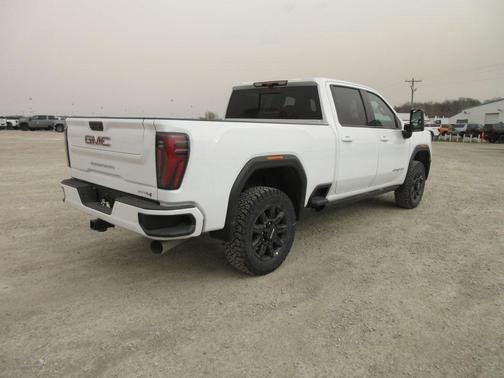 2025 GMC Sierra 2500 AT4
