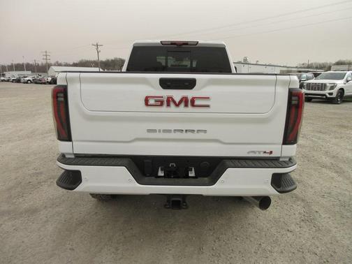 2025 GMC Sierra 2500 AT4