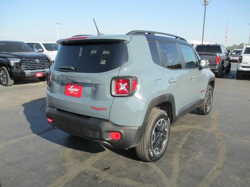 2017 Jeep Renegade Trailhawk