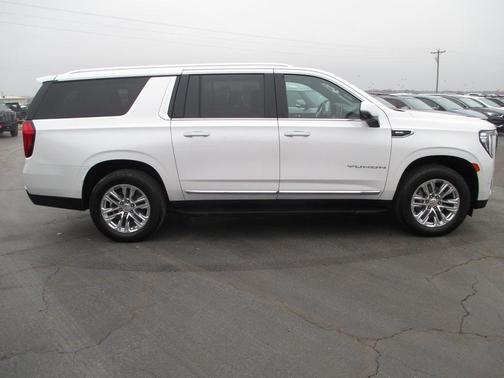 2022 GMC Yukon XL SLT