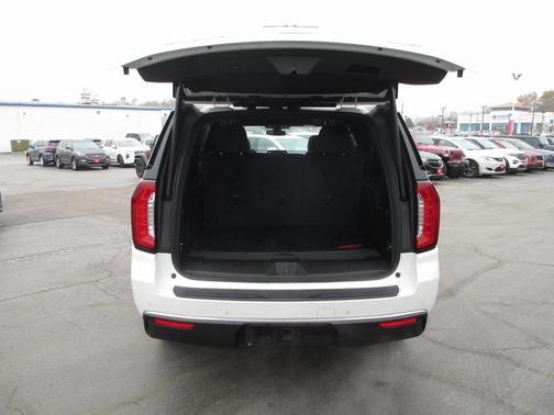 2022 GMC Yukon XL SLT