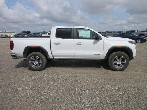 2025 GMC Canyon AT4