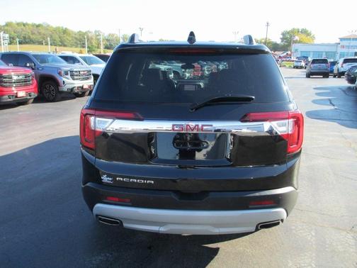 2022 GMC Acadia SLT