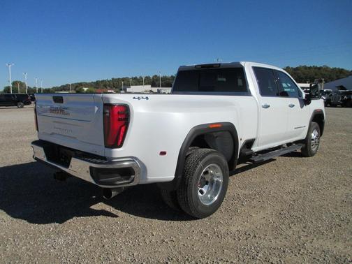 2026 GMC Sierra 3500 SLT