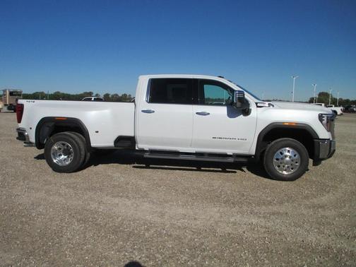 2026 GMC Sierra 3500 SLT