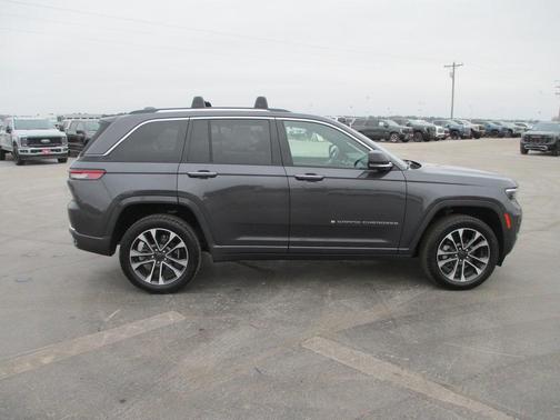 2022 Jeep Grand Cherokee Overland