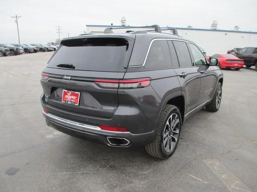 2022 Jeep Grand Cherokee Overland