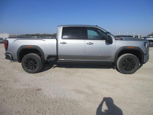 2026 GMC Sierra 2500 AT4