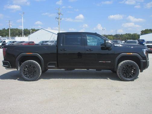 2025 GMC Sierra 2500 AT4